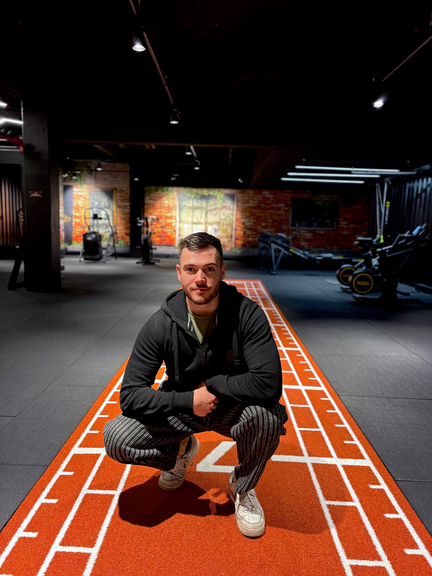 Grégory Montillon, coach sportif, dans une salle d’entraînement
